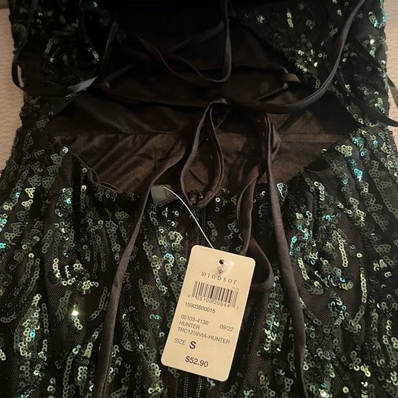 Brand new dress for women - Picture 5 of 8